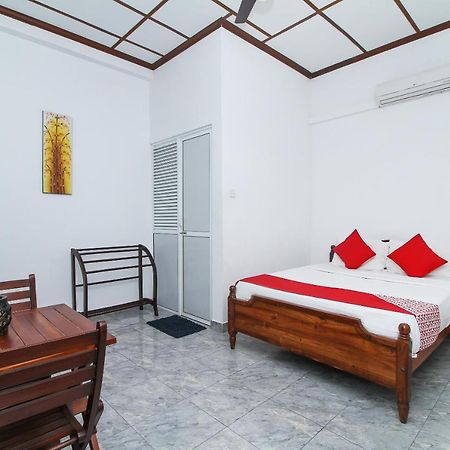 Leo'S Home Stay Dehiwala-Mount Lavinia Exterior photo