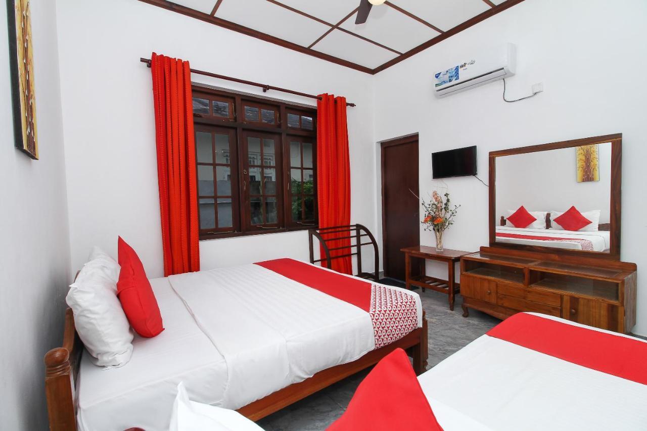 Leo'S Home Stay Dehiwala-Mount Lavinia Exterior photo