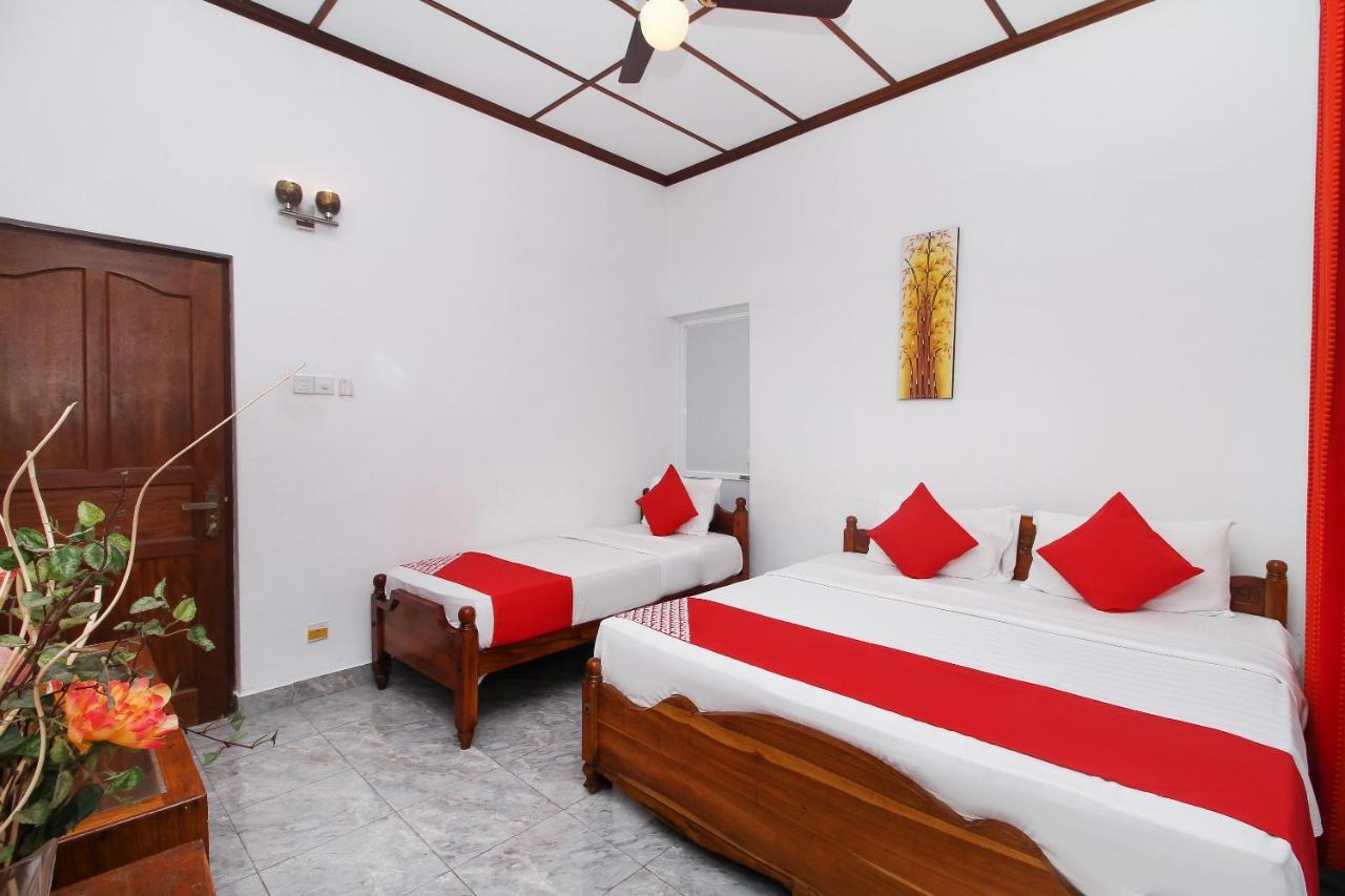 Leo'S Home Stay Dehiwala-Mount Lavinia Exterior photo