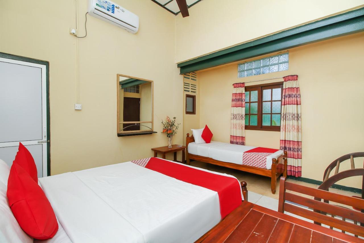 Leo'S Home Stay Dehiwala-Mount Lavinia Exterior photo