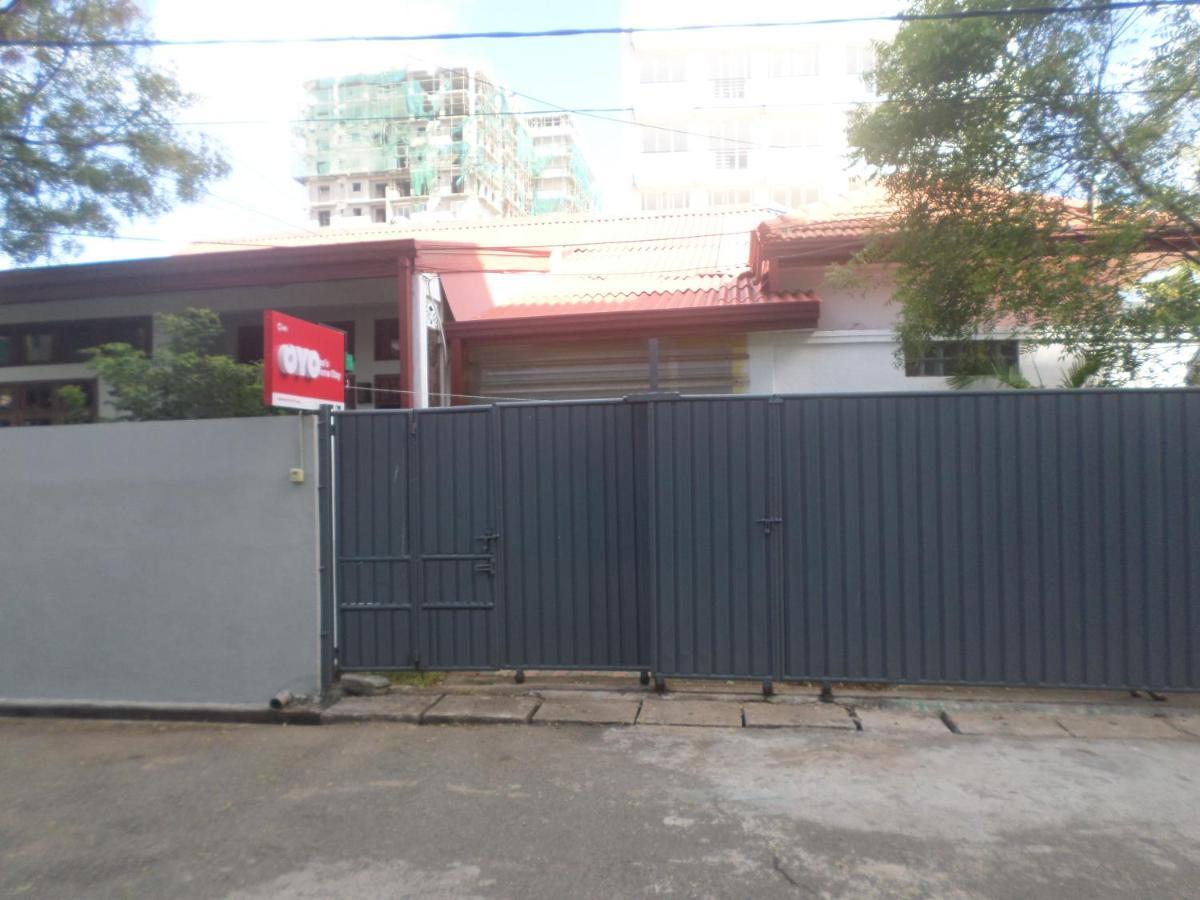 Leo'S Home Stay Dehiwala-Mount Lavinia Exterior photo